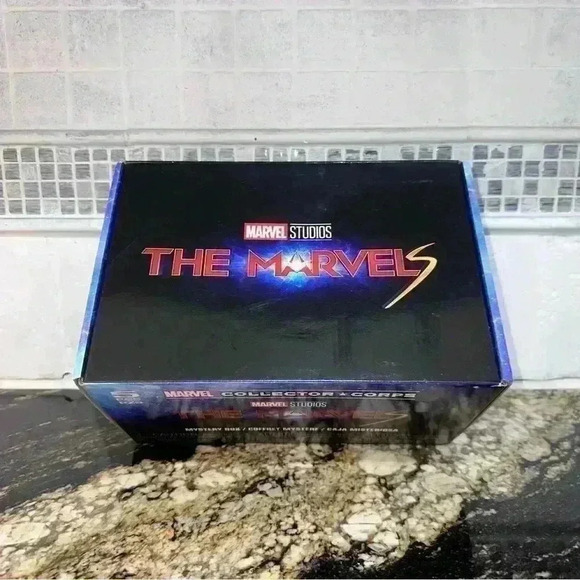 Funko Pop! THE MARVELS MCC Marvel Collector Corps Box Size Large ⚡️IN HAND⚡️ - Picture 5 of 9